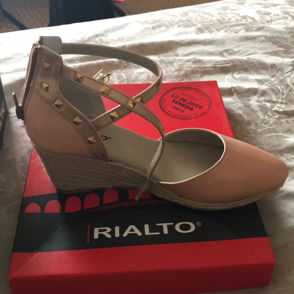 Size8 wedges perfect for that gorgeous summer look